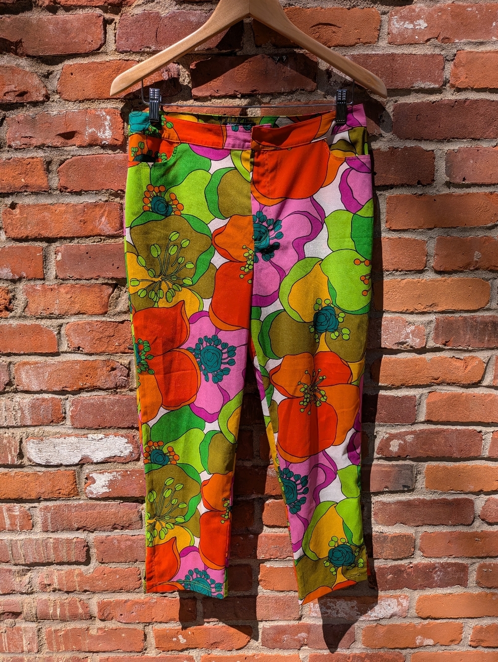 Betsey Johnson Floral Pants Size Large